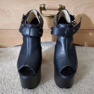 Crucifreak Mule read description